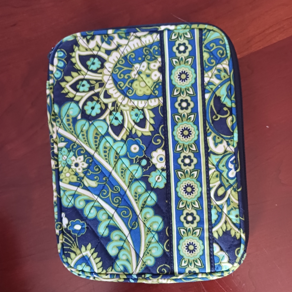Vera Bradley tablet case/sleeve with zipper NWOT
